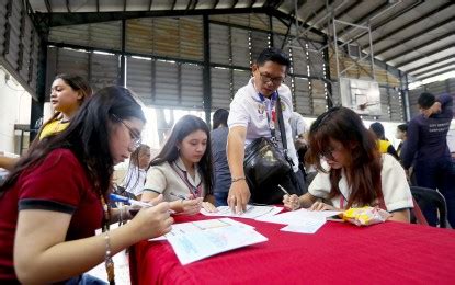 Comelec registers 1.3M new voters as of Feb. 4 .